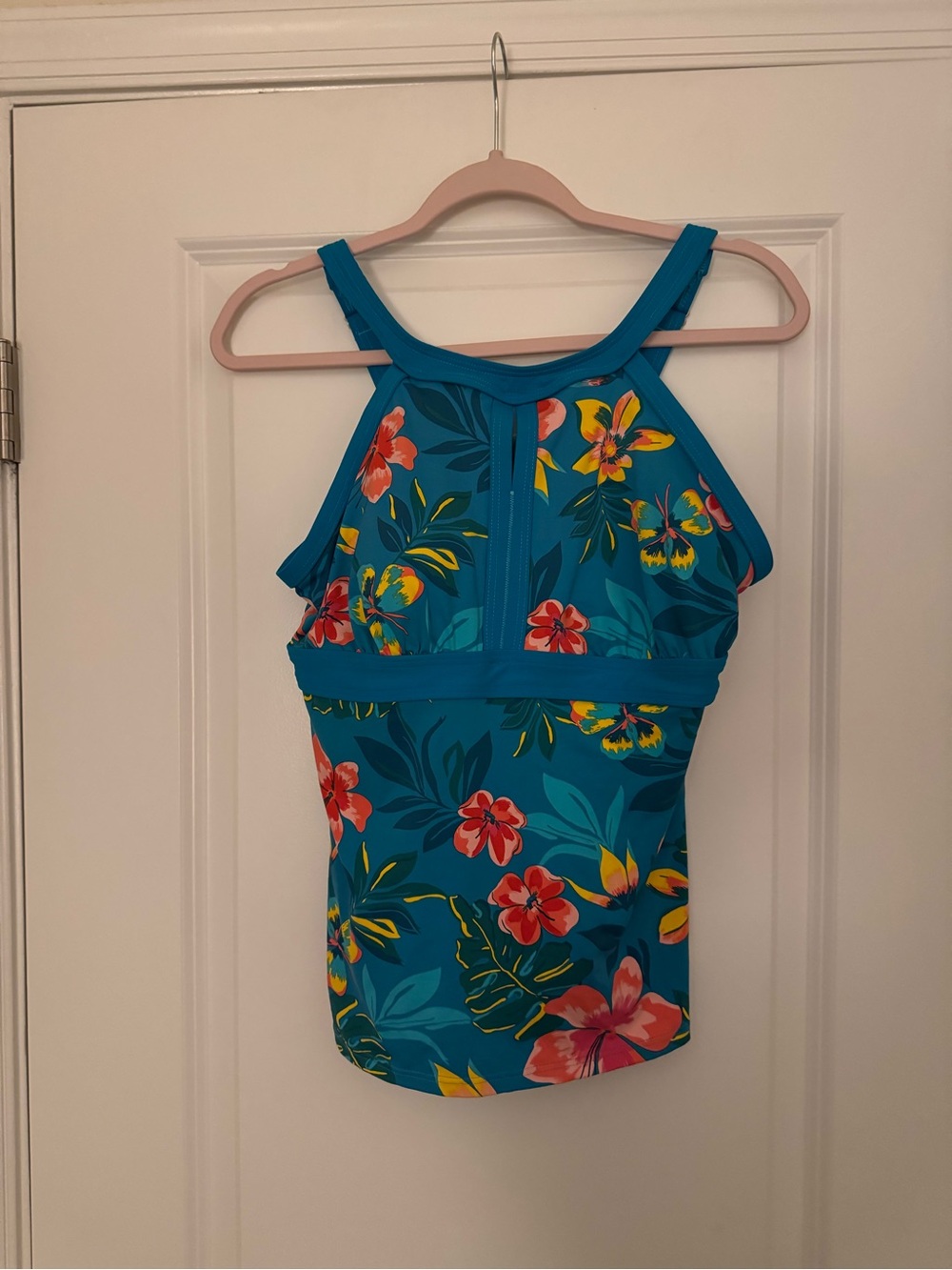 lands End swim top size 6 DDD